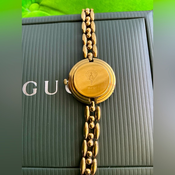 Beautiful DRESSY GUCCI watch w/ change bezels 💚❤️🖤💙🤍💛🧡 - Picture 10 of 12